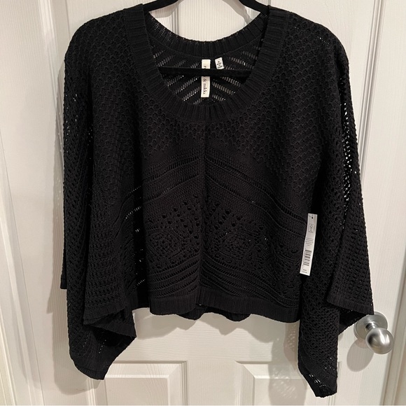 NWT Robbie & Nikki Black Knit Crochet Top - Picture 2 of 10